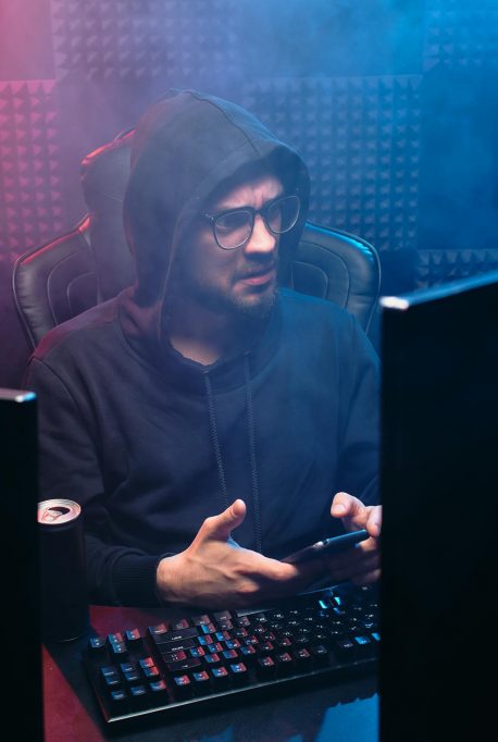 pexels-mikhail-nilov-6963941