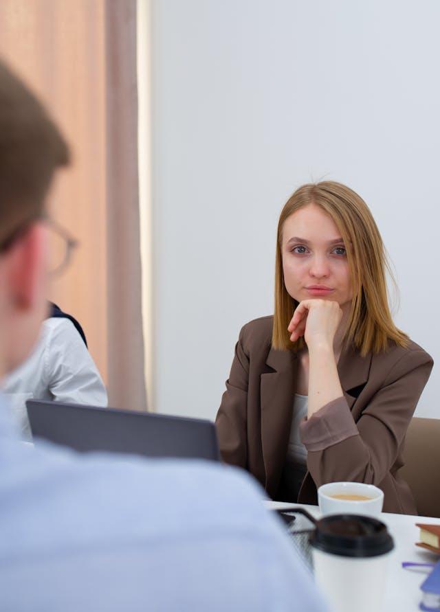 pexels-mikhail-nilov-6930296